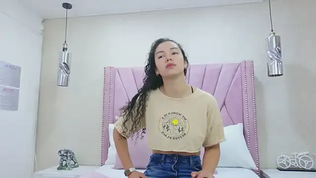 RoxanaAngel — Cream on my ass 