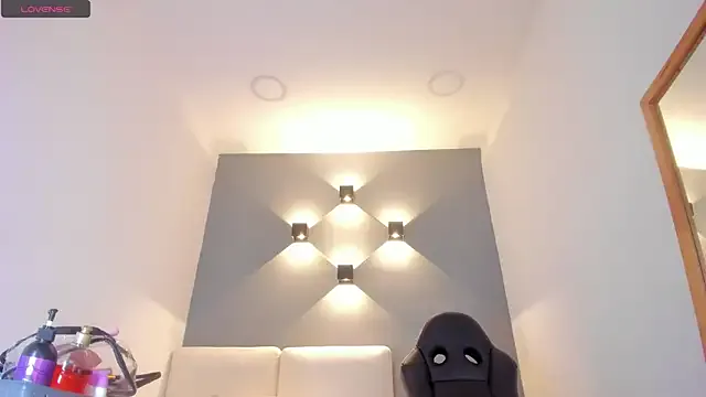 selena_monroy on StripChat