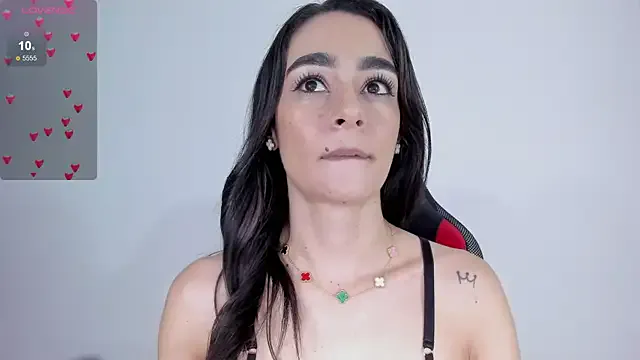 Freechat serafelle on StripChat