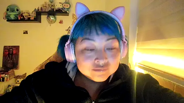 Shaddycute_ on StripChat