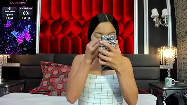 SharonBonet on StripChat