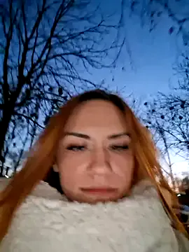 SlimBellaa on StripChat