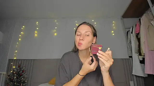 Freechat SofiClimbing on StripChat