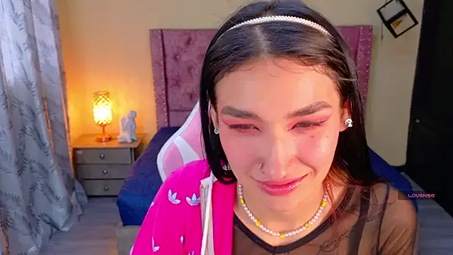 Sofii_cutee — show tits