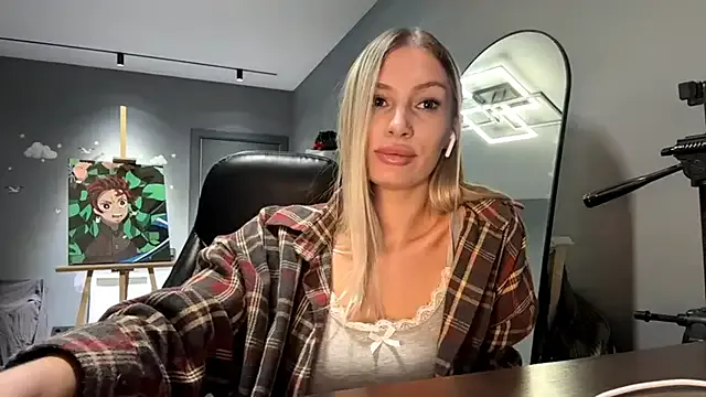 SoftnessMila — Private on StripChat