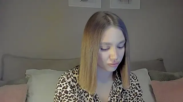 StripChat Stefa_Evans is Private Stefa_Evans — Fingers inside pussy