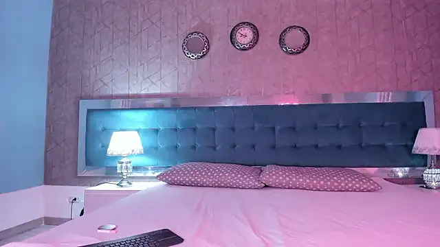 TinyRosee — bounce my tits