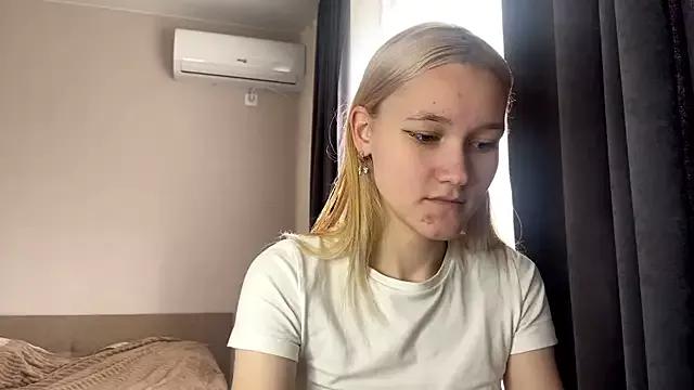 TwinedPeril from StripChat