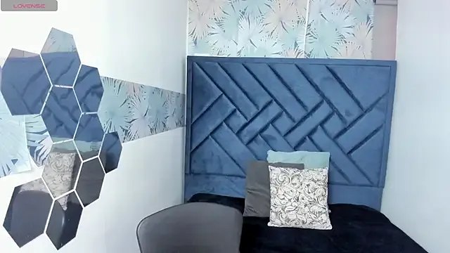 Valery_More__ on StripChat