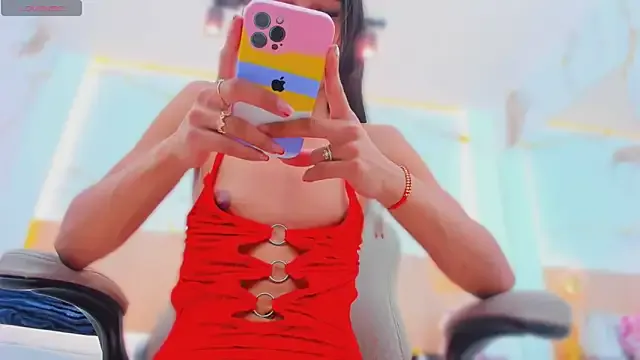 valirya_devote on StripChat