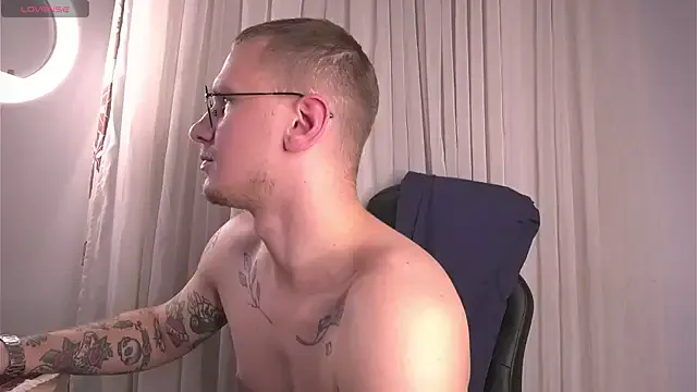 vance_rulez on StripChat