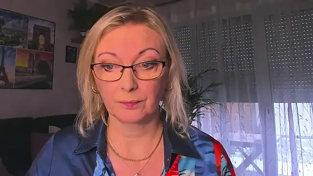 vanessa_chat — ....