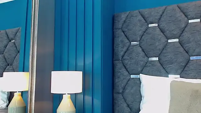 Freechat VanessaGlenn on StripChat