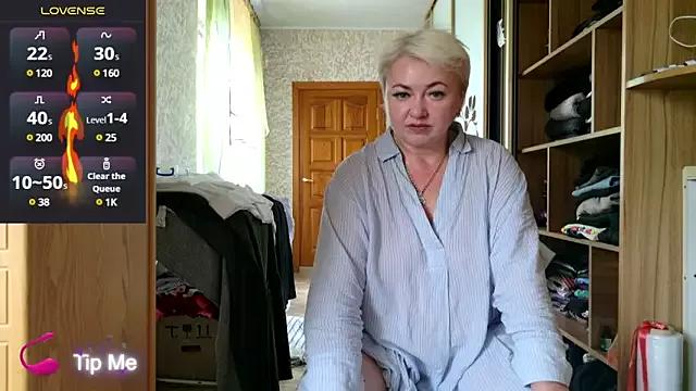 Viki100paradise on StripChat 