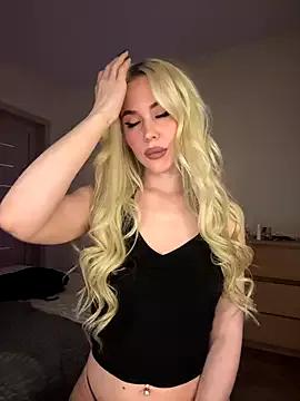 xDinnax from StripChat