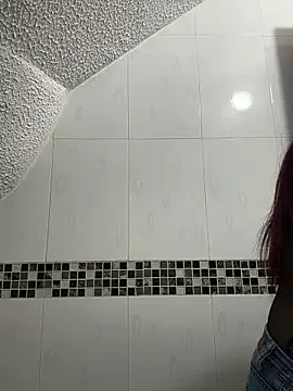 Zoe_firee — Spanking my ass x5 